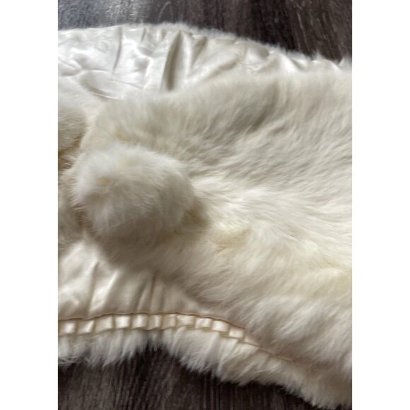 Vintage Rabbit Fur White Over The Shoulder Cape Wrap 70s Scarf Fits Small-Medium - Picture 14 of 16